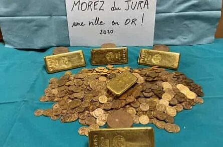 Ngôi làng miền núi Pháp tìm thấy hủ vàng