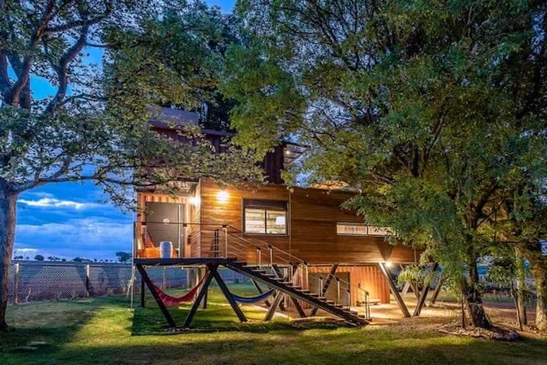 ngôi nhà từ vật liệu tái chế