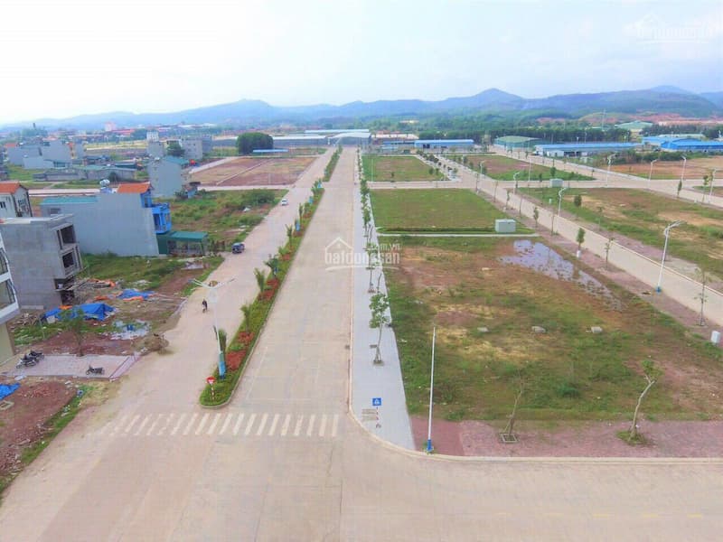 song bất động sản 2022