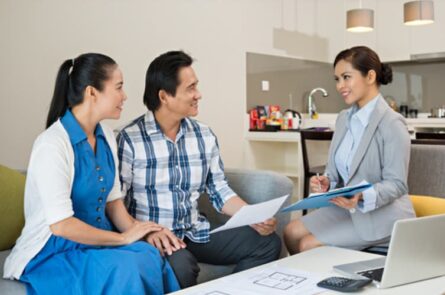 Có nên thuê nhà qua môi giới? Phí môi giới thuê nhà là bao nhiêu?