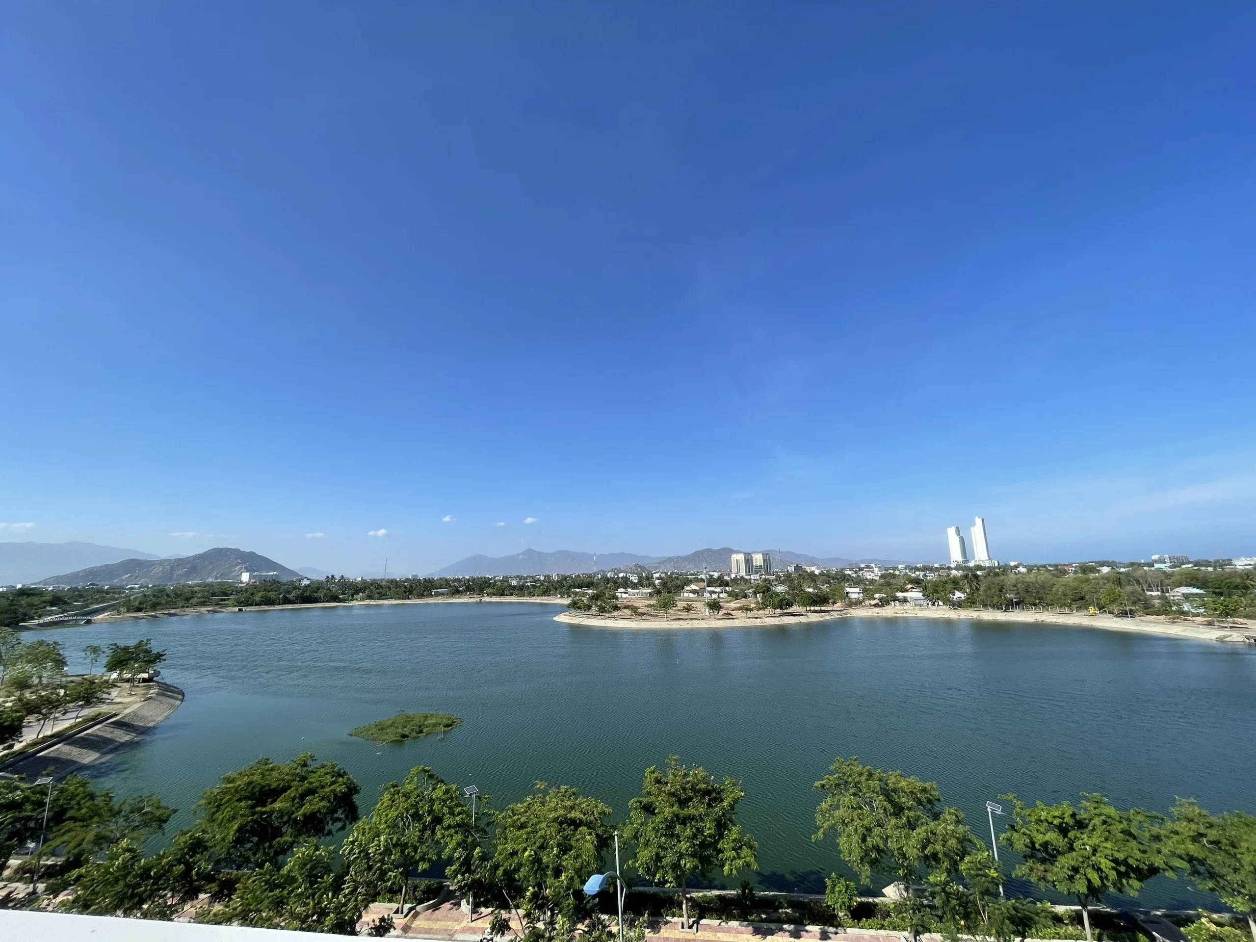 Bán căn hộ Hacom Tower Ninh Thuận giá tôt trung tâm thành phố